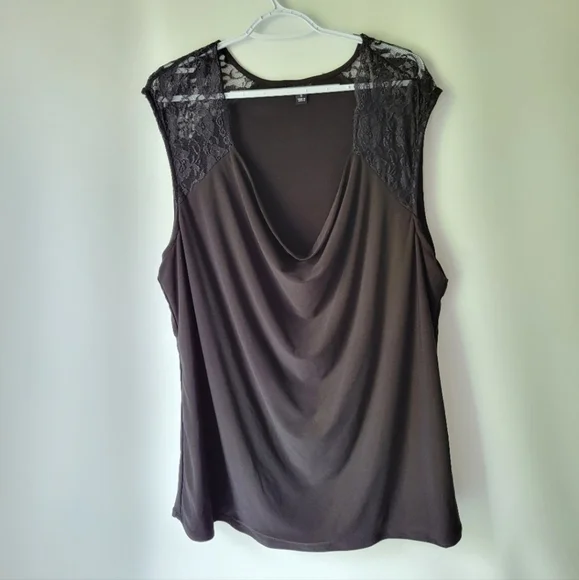 TORRID Like New Sleeveless Top Lace Detailing Sz 5/5X - Picture 5 of 12
